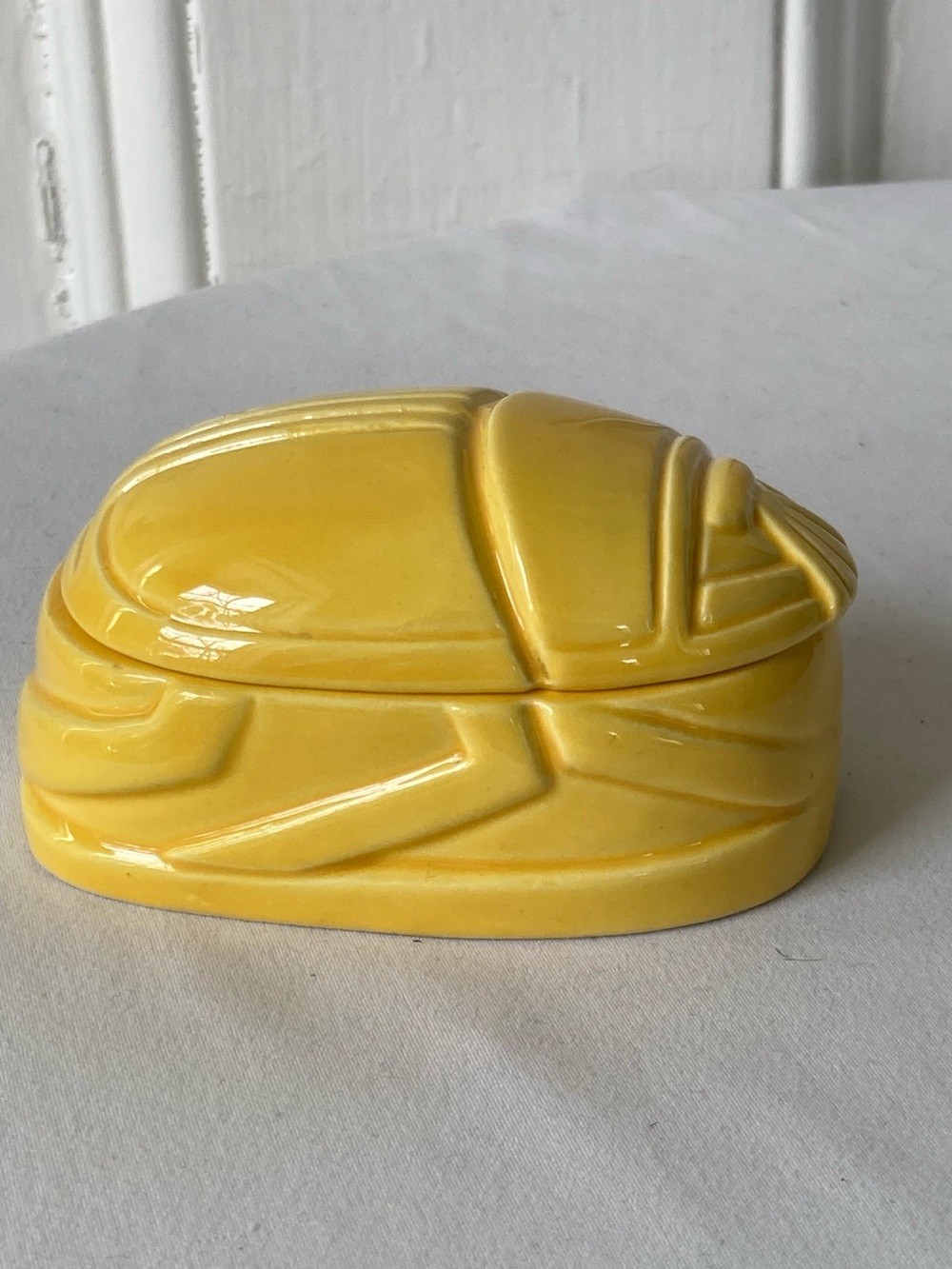 Tiffany yellow scarab beetle porcelain trinket box Excellent! Vintage 1977